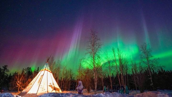 4D3N Yellowknife Aurora Package with Mandarin Guide and Lodge Stay