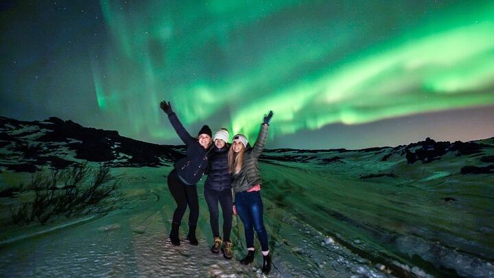 Four Day Iceland Tour: Golden Circle, South Coast, Volcano Hike and Aurora