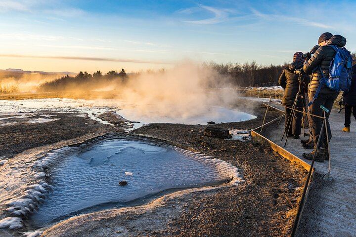 Four Day Iceland Tour: Golden Circle, South Coast, Volcano Hike and Aurora (5/12)