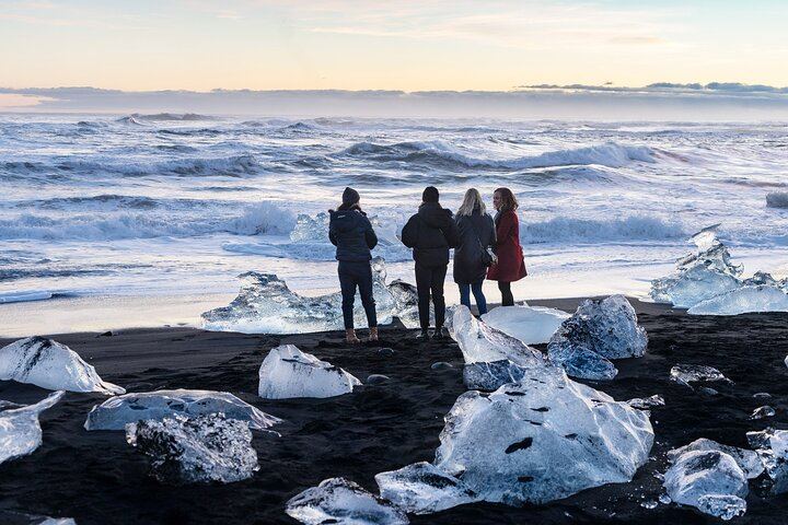 Four Day Iceland Tour: Golden Circle, South Coast, Volcano Hike and Aurora (4/12)