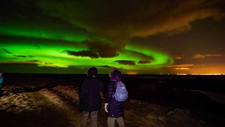 Reykjavik 4x4 Northern Lights Small Group Tour with a Photographer (1/12)