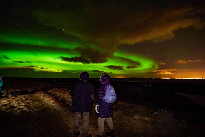 Reykjavik 4x4 Northern Lights Small Group Tour with a Photographer (1/12)