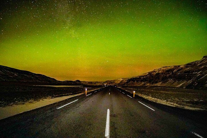 Reykjavik 4x4 Northern Lights Small Group Tour with a Photographer (7/12)