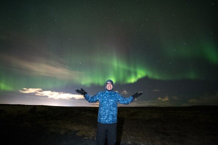 Reykjavik 4x4 Northern Lights Small Group Tour with a Photographer (3/12)