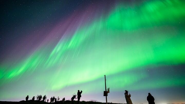 Northern Lights Small Group Tour from Reykjavík with Guide and Photos (2/7)