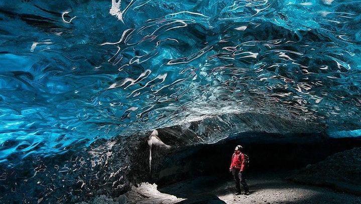 Three Day Iceland Tour: Ice Cave, Glacier Hike and Northern Lights