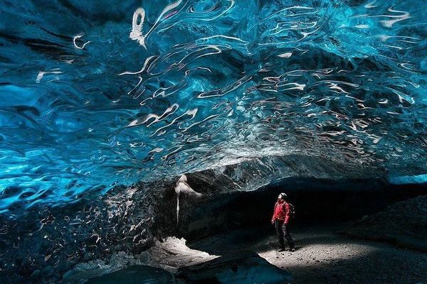 Three Day Iceland Tour: Ice Cave, Glacier Hike and Northern Lights