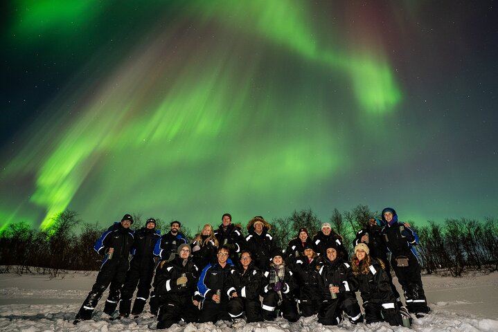 Tromso Northern Lights Minibus Chase, Small Group with Portraits (5/12)