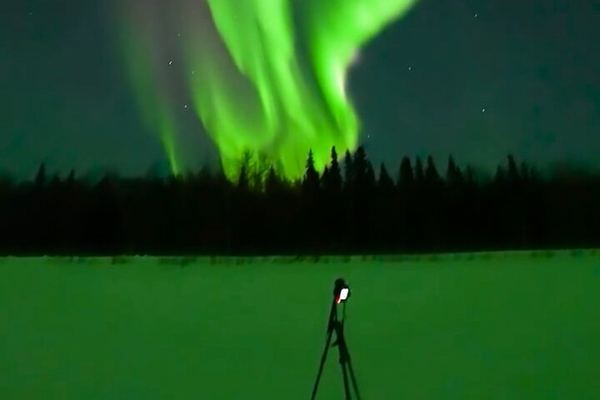 Five Night Alaska Winter Package with Dog Sledding and Aurora Alerts