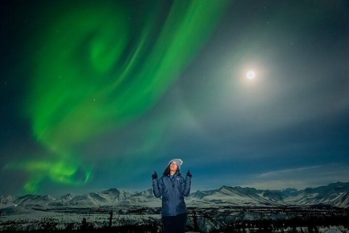 Anchorage Northern Lights Tour with Portraits and Photo Instruction (2/10)