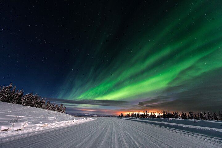 Dalton Highway Arctic Circle and Aurora Tour, Six Guests Maximum (10/12)