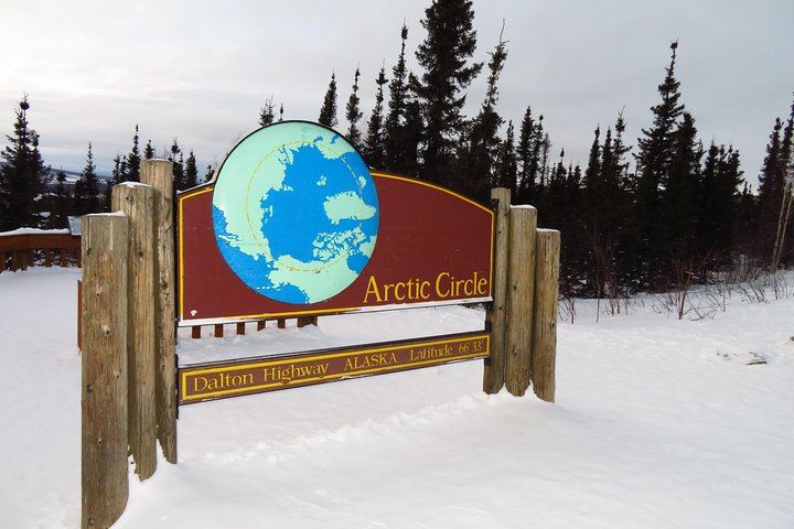 Arctic Circle Aurora Drive from Fairbanks on the Dalton Highway (6/12)