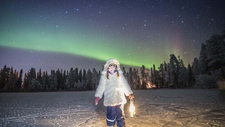 Arctic Lake Aurora Hunt from Rovaniemi with a Lappish Tipi (1/12)
