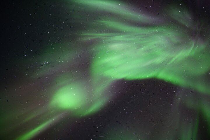 Northern Lights Bus Tour on the Ingraham Trail from Yellowknife (12/12)
