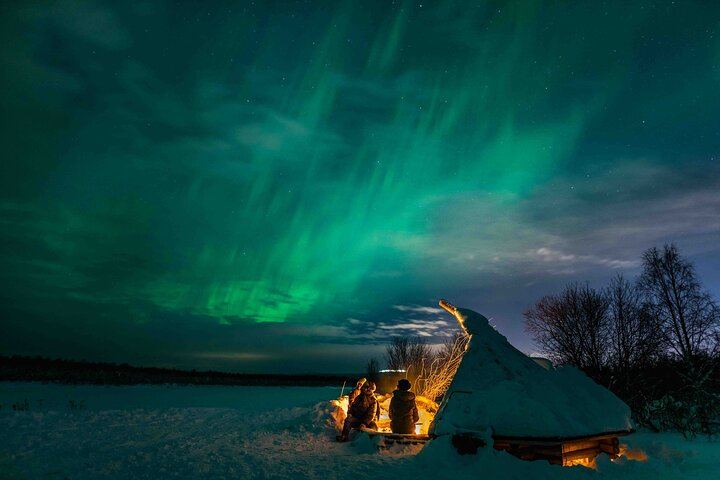 Night Snowshoeing and Aurora Adventure from Rovaniemi (4/6)