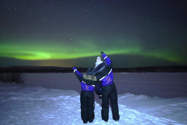 Aurora Evening on a Frozen Lakeside near Rovaniemi (2/7)