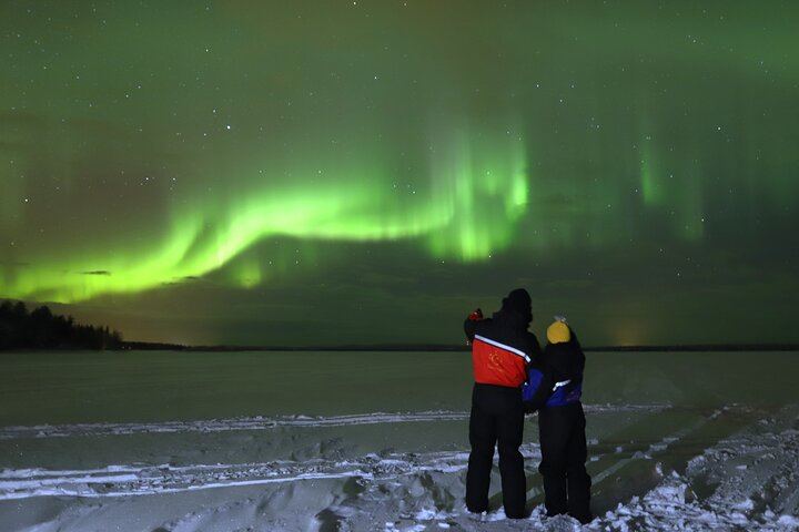 Aurora Evening on a Frozen Lakeside near Rovaniemi (3/7)