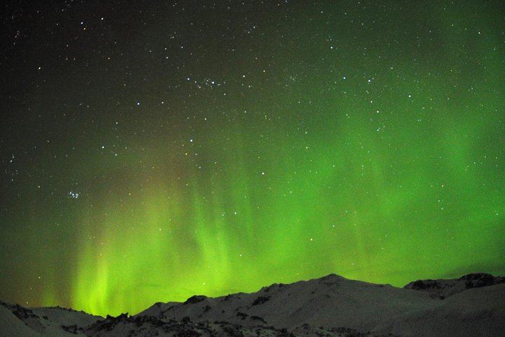 Chasse aux aurores en minibus au départ de Reykjavik, avec couvertures, chocolat chaud et photos gratuites (9/12)