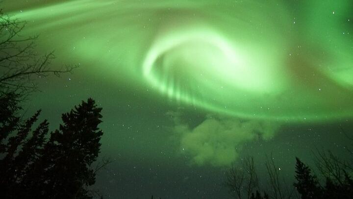 Yukon Aurora Viewing Package: 4 Days and 3 Nights at the AuroraCentre (4/9)