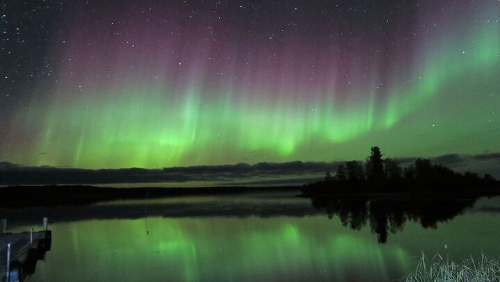 Northern Lights Bus Tour on the Ingraham Trail from Yellowknife (4/12)