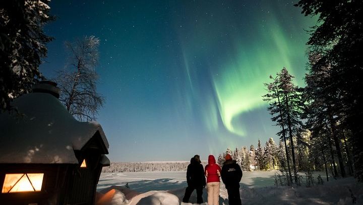 Arctic Lake Aurora Hunt from Rovaniemi with a Lappish Tipi (2/12)