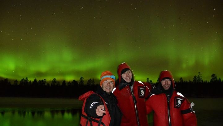 Aurora Floating in Rovaniemi: Watch the Sky from Open Water (3/6)