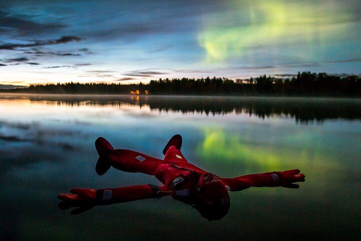 Aurora Floating in Rovaniemi: Watch the Sky from Open Water (4/6)