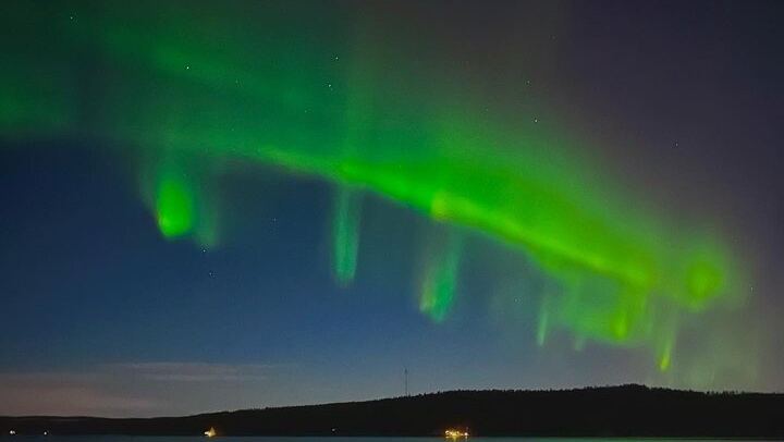 Chasse aux aurores à Rovaniemi, avec barbecue lapon et glögi à trois arrêts (1/5)