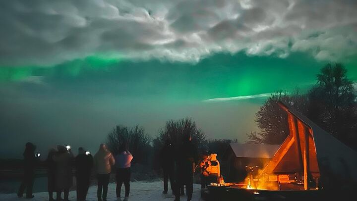 Chasse aux aurores à Rovaniemi, avec barbecue lapon et glögi à trois arrêts (3/5)