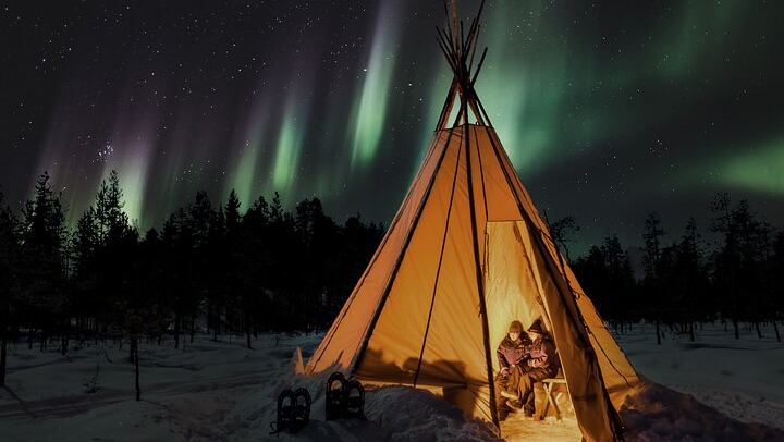 Aurora Photo Tour by Bus from Rovaniemi with Hot Drinks and Gingerbread (4/6)
