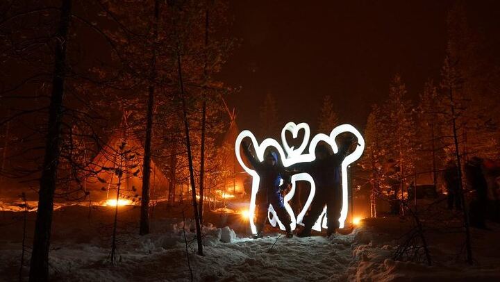 Aurora Photo Tour by Bus from Rovaniemi with Hot Drinks and Gingerbread (3/6)