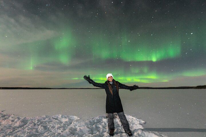Aurora Photo Tour by Bus from Rovaniemi with Hot Drinks and Gingerbread (2/6)