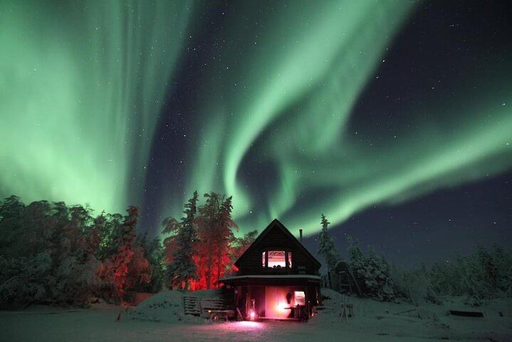 Aurora Viewing at Aurora Husky Lodge with a Ridge Top View (1/12)