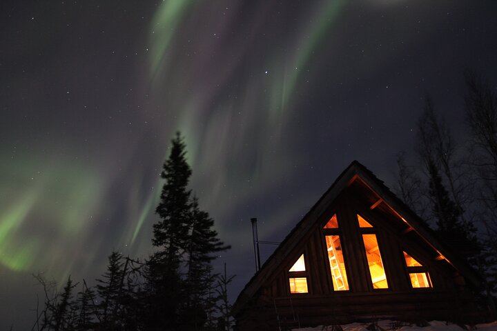 Aurora Viewing at Aurora Husky Lodge with a Ridge Top View (12/12)