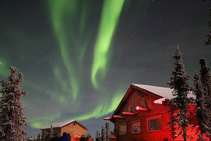 Aurora Viewing Lodge Tour near Fairbanks with a Local Guide (1/12)