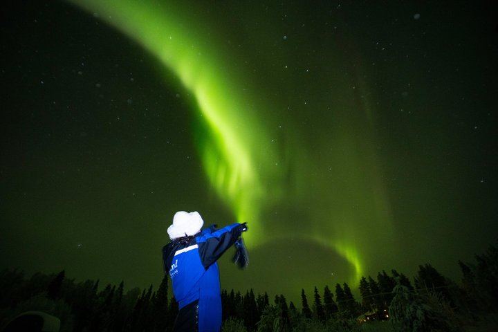 Aurores boréales dans un lodge isolé en pleine nature, près de Rovaniemi (6/10)