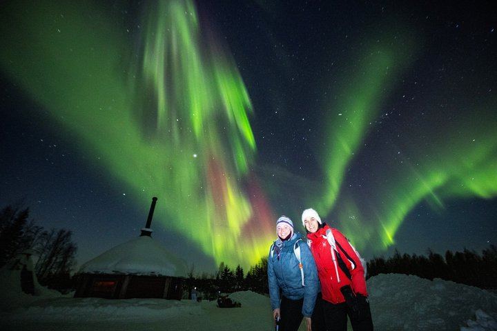 Aurores boréales dans un lodge isolé en pleine nature, près de Rovaniemi (1/10)