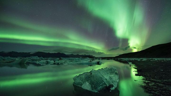 Blue Lagoon Comfort Entry and Northern Lights Hunt from Reykjavík (4/11)