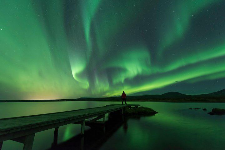 Blue Lagoon Comfort Entry and Northern Lights Hunt from Reykjavík (2/11)