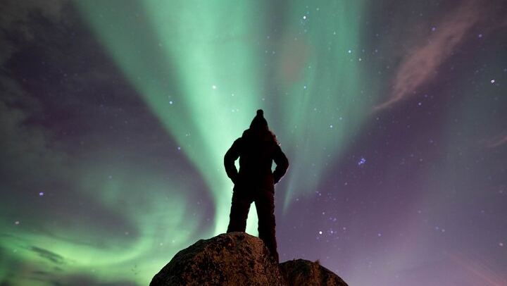 Tromso Northern Lights Hunt in Italian with a Photographer, Max 8 People