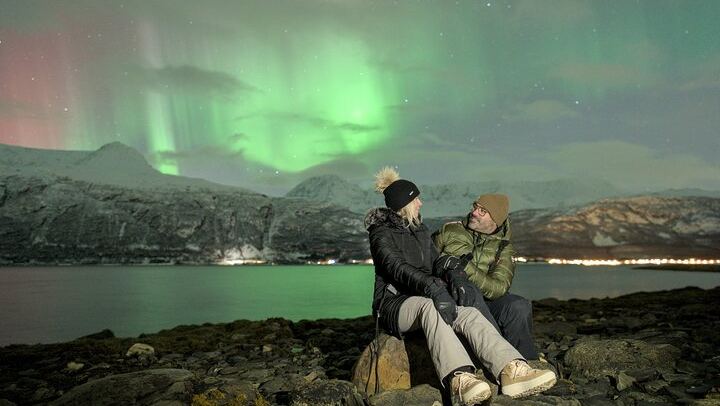 Chasse aux aurores en minibus à Tromsø, en italien, avec un photographe, maximum 8 personnes (1/7)