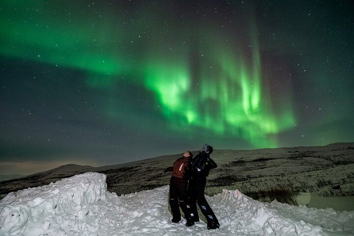 Small Northern Lights Tour, Max 8 Guests, with Pickup and RAW Photos (8/12)