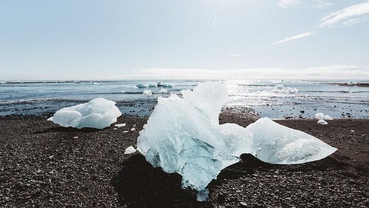 Private Two Day South Coast Tour: Glacier Lagoon, Ice Cave and Aurora (3/8)