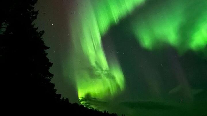 Das Rovaniemi Nordlichter-Camp am Olkkajärvi-See mit Snacks am Lagerfeuer (3/5)