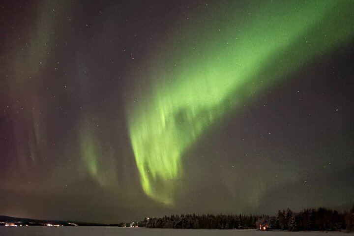 Das Rovaniemi Nordlichter-Camp am Olkkajärvi-See mit Snacks am Lagerfeuer (2/5)