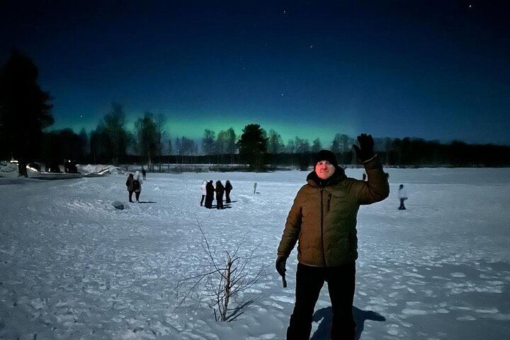 Das Rovaniemi Nordlichter-Camp am Olkkajärvi-See mit Snacks am Lagerfeuer (4/5)