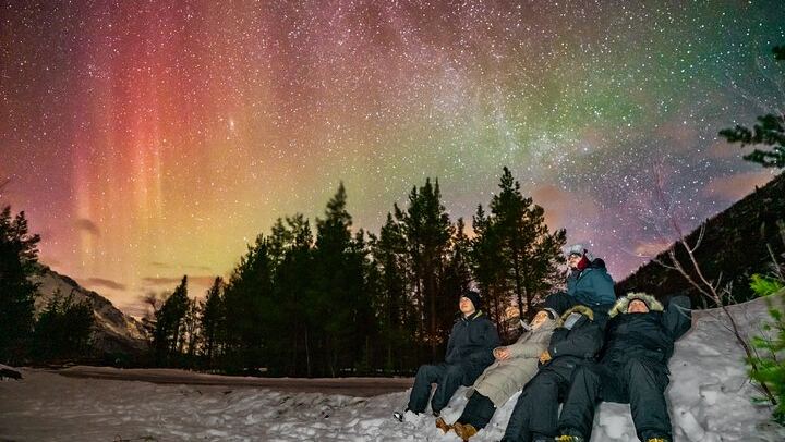 Small Northern Lights Tour, Max 8 Guests, with Pickup and RAW Photos (2/12)