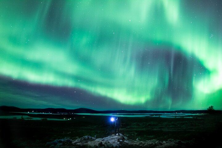 Guaranteed Aurora Hunt from Rovaniemi with a Local Wilderness Guide (2/9)