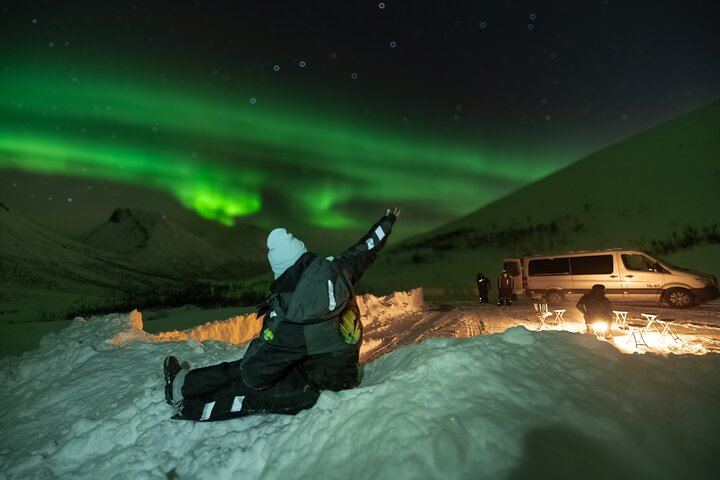 Small Northern Lights Tour, Max 8 Guests, with Pickup and RAW Photos (11/12)