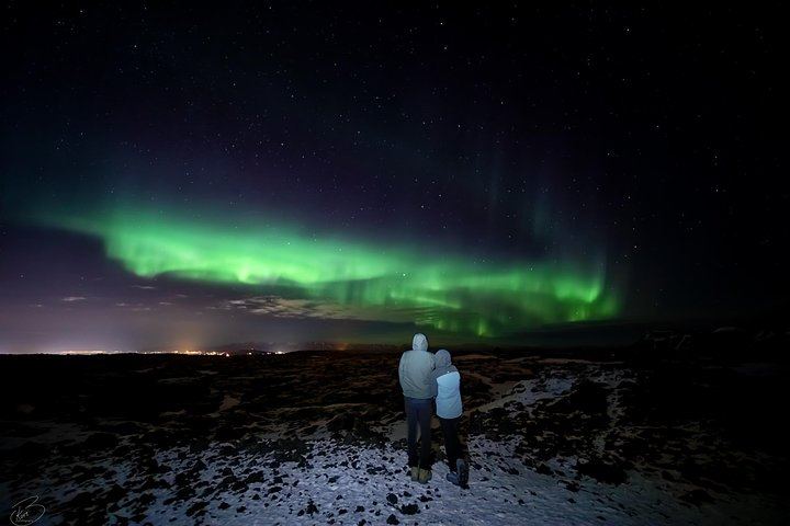 Northern Lights Hunt with Photography Help, Small Group Tour (4/11)